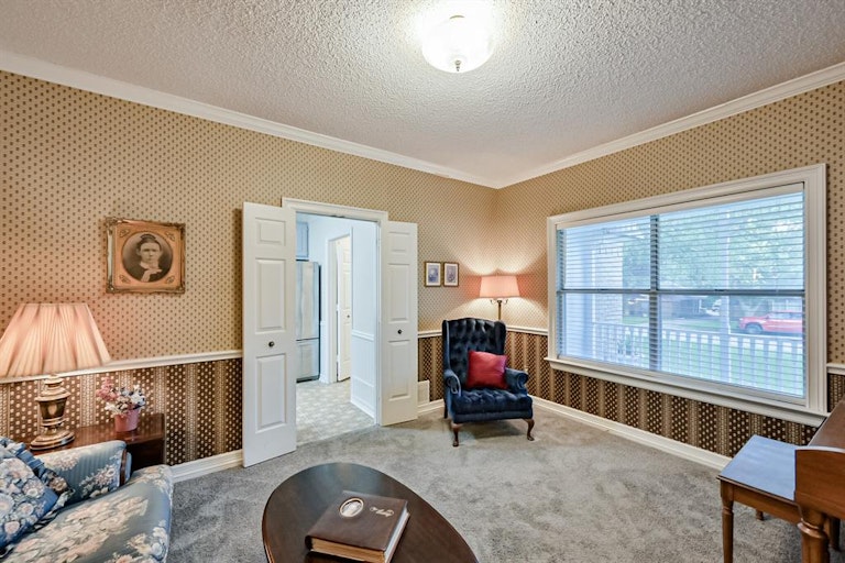 Photo 8 of 40 - 5607 Oak Branch Dr, Arlington, TX 76016