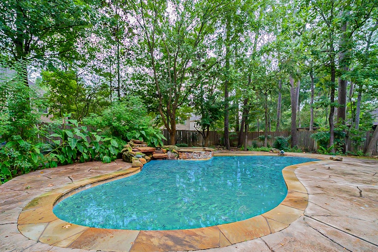 Photo 38 of 39 - 57 N Old Cedar Cir, Spring, TX 77382