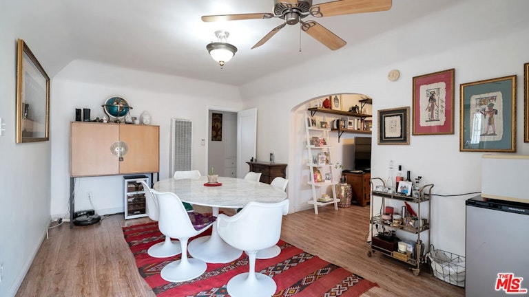 Photo 12 of 19 - 827 N McCadden Pl, Los Angeles, CA 90038