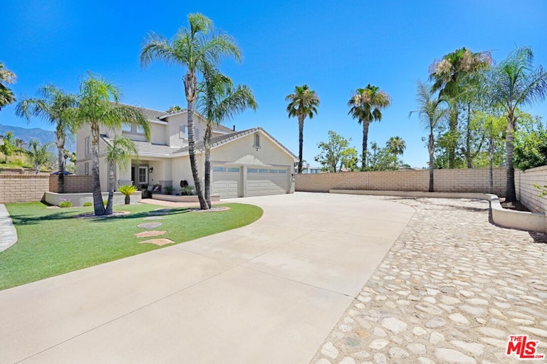 Photo 4 of 22 - 6635 Amersham Pl, Rancho Cucamonga, CA 91739