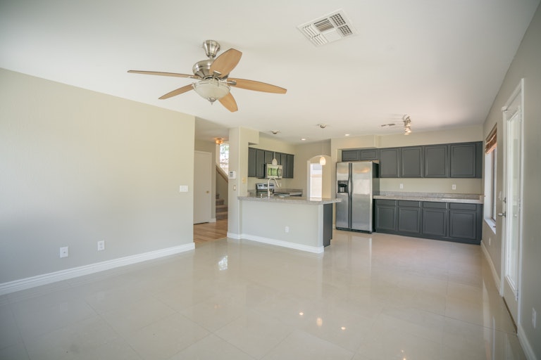 Photo 11 of 35 - 15098 W Heritage Oak Way, Surprise, AZ 85374