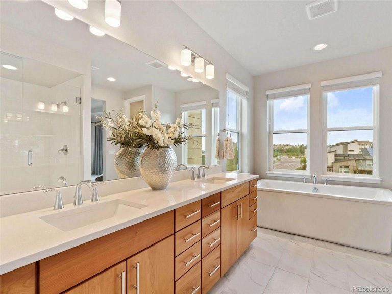 Photo 27 of 40 - 10165 Bellwether Ln, Lone Tree, CO 80124