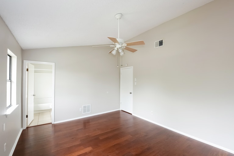 Photo 16 of 25 - 13919 Woodbreeze St, San Antonio, TX 78217