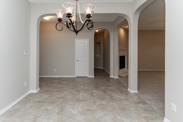 Photo 12 of 25 - 8945 Jewel Flower Dr, Fort Worth, TX 76131