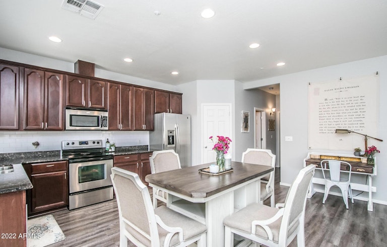 Photo 4 of 24 - 12946 N 88th Dr, Peoria, AZ 85381