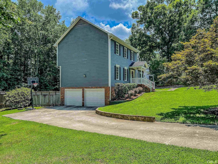 Photo 10 of 47 - 218 N Riverdale Dr, Durham, NC 27712