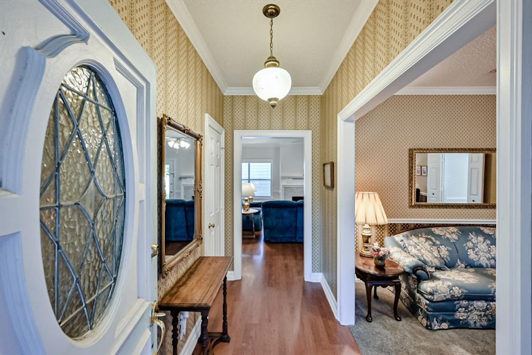 Photo 5 of 40 - 5607 Oak Branch Dr, Arlington, TX 76016