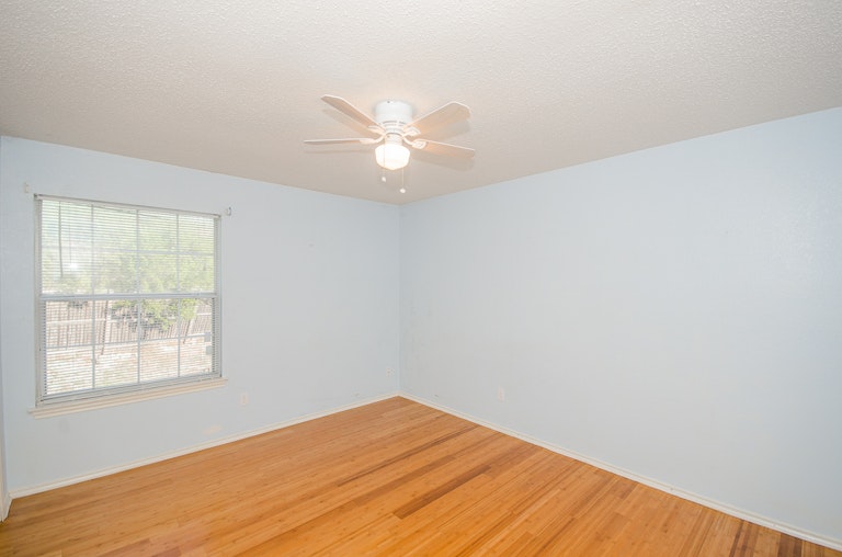 Photo 20 of 25 - 112 Marshall Dr, Cedar Hill, TX 75104