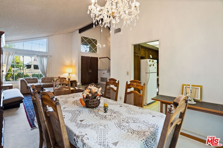 Photo 12 of 53 - 18502 Entrada Ct, Porter Ranch, CA 91326