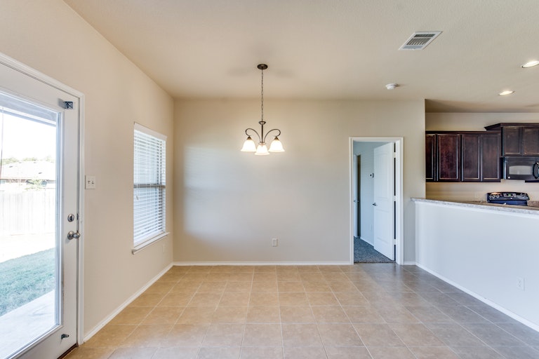 Photo 8 of 23 - 1818 Burl Ln, Anna, TX 75409