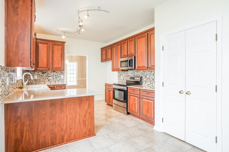 Photo 2 of 25 - 3308 Bellenden Pl, Raleigh, NC 27604