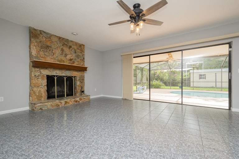 Photo 17 of 37 - 3909 Rosedale Dr, Brandon, FL 33511