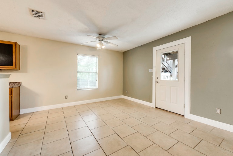 Photo 10 of 26 - 1105 Silent Star Ln, Denton, TX 76210
