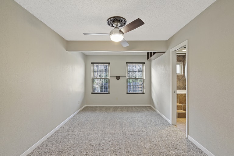 Photo 13 of 25 - 13013 Valley Forge Cir, Balch Springs, TX 75180