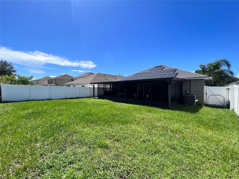 Photo 28 of 28 - 8438 Carriage Pointe Dr, Gibsonton, FL 33534