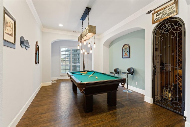 Photo 9 of 40 - 1041 Wagner Way, Lantana, TX 76226