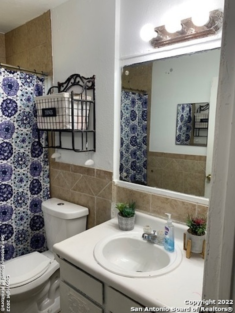 Photo 16 of 22 - 2911 Wendy St, San Antonio, TX 78210