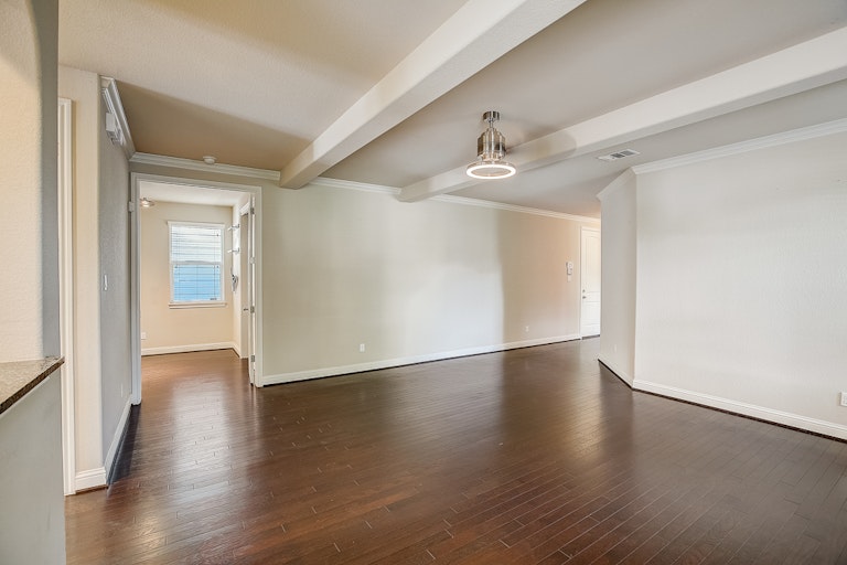 Photo 22 of 36 - 2620 Lightfoot Trl, Austin, TX 78745