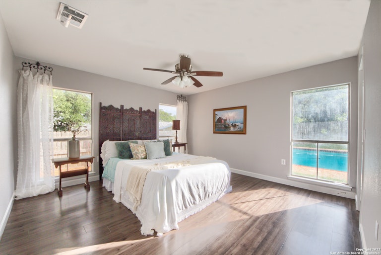 Photo 15 of 27 - 5803 Burkley Springs St, San Antonio, TX 78233
