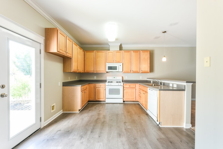 Photo 2 of 21 - 50406 Governors Dr, Chapel Hill, NC 27517