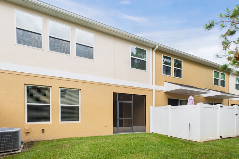 Photo 13 of 13 - 14242 Oasis Cove Blvd, Windermere, FL 34786