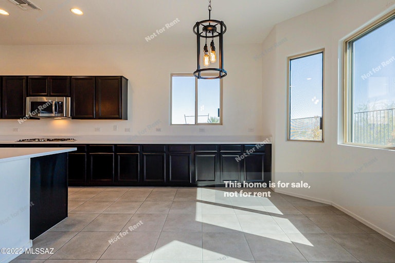 Photo 13 of 32 - 18195 S Still Lea Pl, Sahuarita, AZ 85629