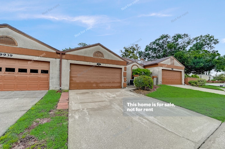 Photo 11 of 35 - 9943 Fawn Ridge Dr, Jacksonville, FL 32256
