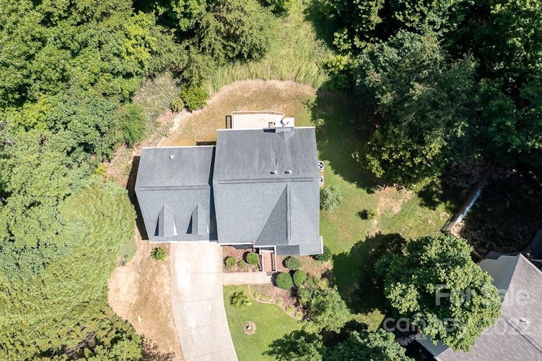 Photo 5 of 37 - 14200 Queens Carriage Pl, Charlotte, NC 28278