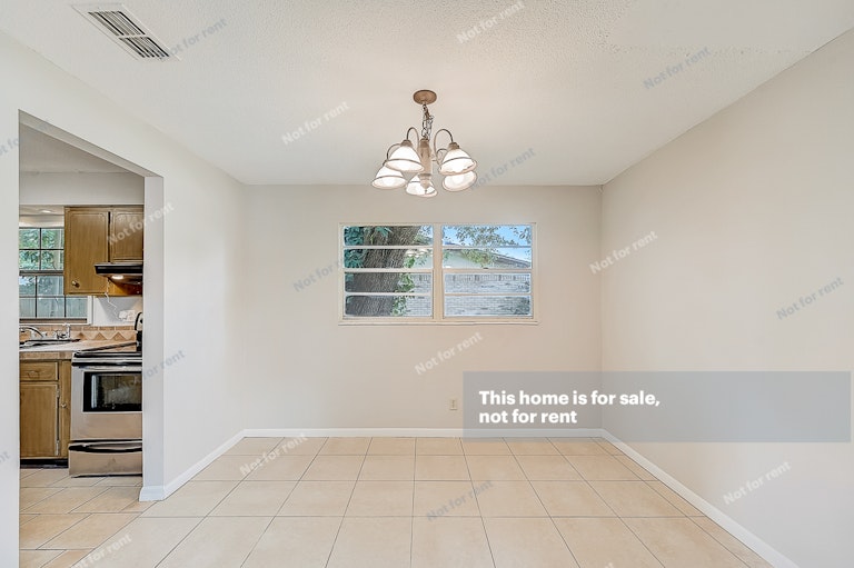Photo 8 of 44 - 574 Valbon St, Orange Park, FL 32073