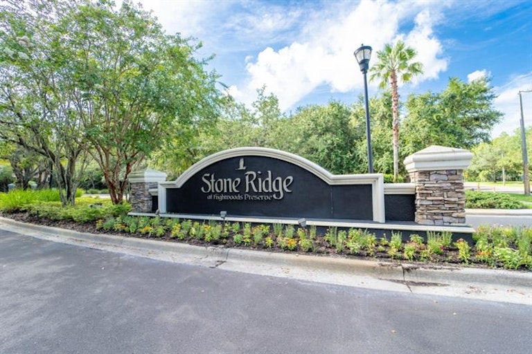 Photo 36 of 71 - 8105 Stone Leaf Ln, Tampa, FL 33647