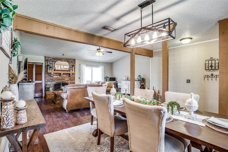 Photo 14 of 36 - 3008 Kensington Dr, Mesquite, TX 75150