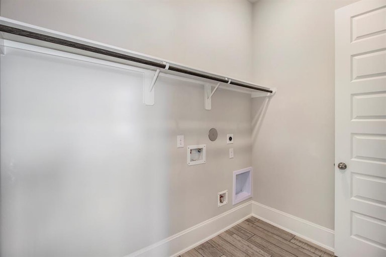 Photo 16 of 27 - 6034 Lake Bridge Ln, Manvel, TX 77578