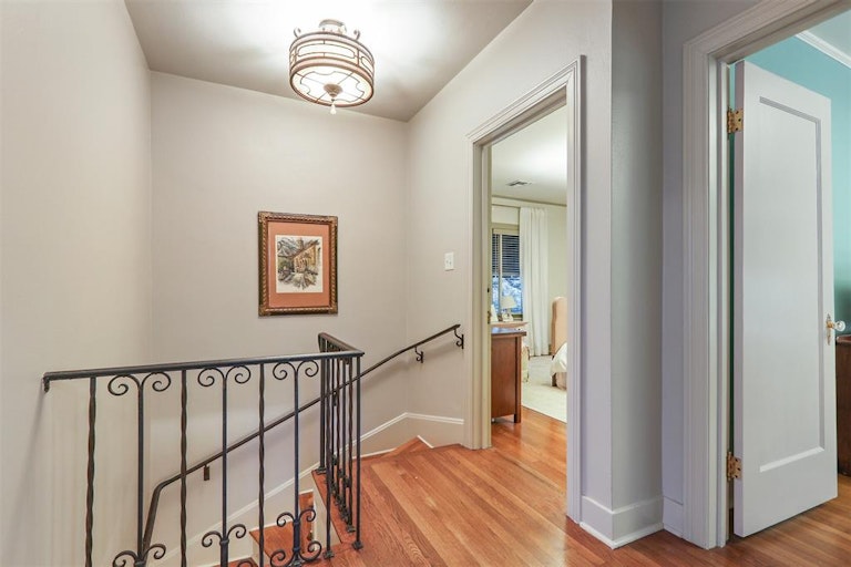 Photo 19 of 49 - 2203 University Blvd, Houston, TX 77030