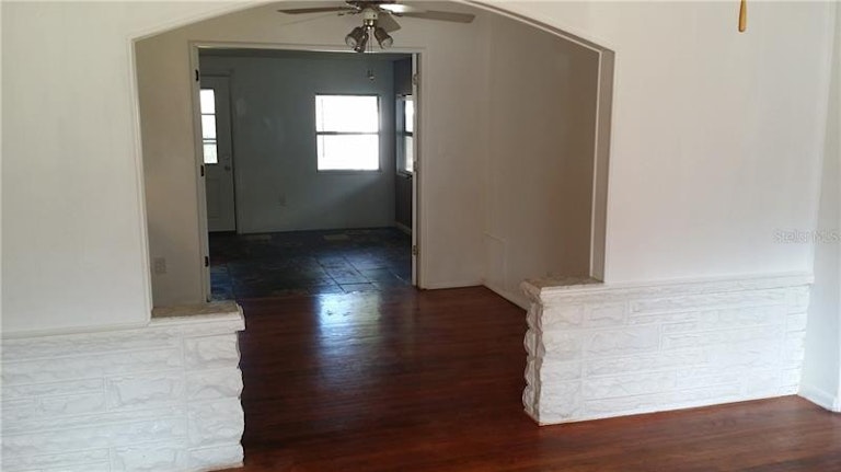 Photo 4 of 13 - 1415 Carlson Dr, Orlando, FL 32804