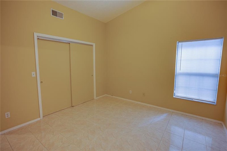 Photo 27 of 39 - 11007 Kenbrook Dr, Riverview, FL 33578