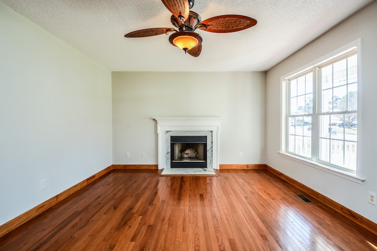 Photo 2 of 12 - 320 Aqua Marine Ln, Knightdale, NC 27545