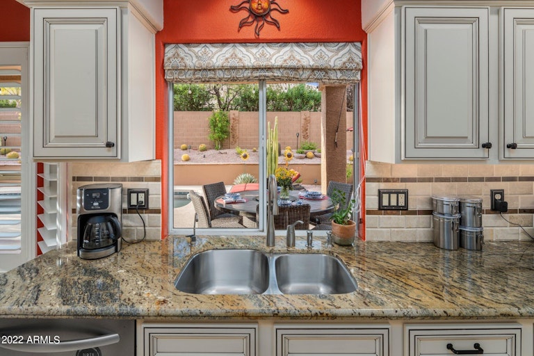 Photo 12 of 48 - 11100 E Greythorn Dr, Scottsdale, AZ 85262
