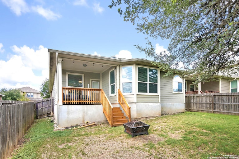 Photo 16 of 18 - 182 Finch Knl, San Antonio, TX 78253