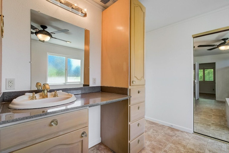 Photo 21 of 27 - 8121 Garryanna Dr, Citrus Heights, CA 95610