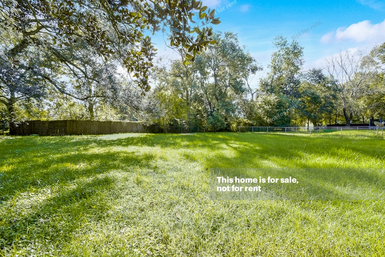 Photo 13 of 29 - 827 Dennison St, Jacksonville, FL 32254