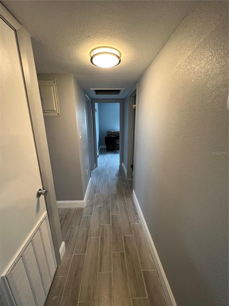 Photo 5 of 9 - 4712 W Fairview Hts, Tampa, FL 33616