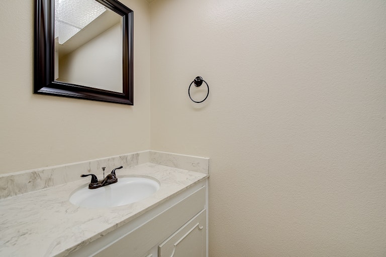 Photo 15 of 25 - 638 S Youngfield Ct, Lakewood, CO 80228