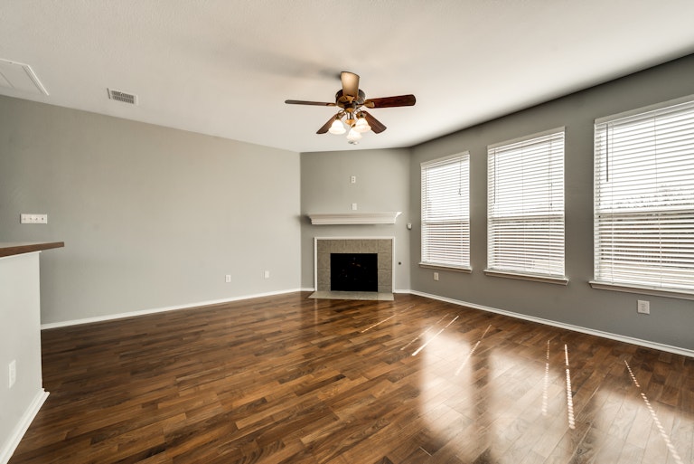 Photo 11 of 28 - 6409 Deer Run Dr, McKinney, TX 75070