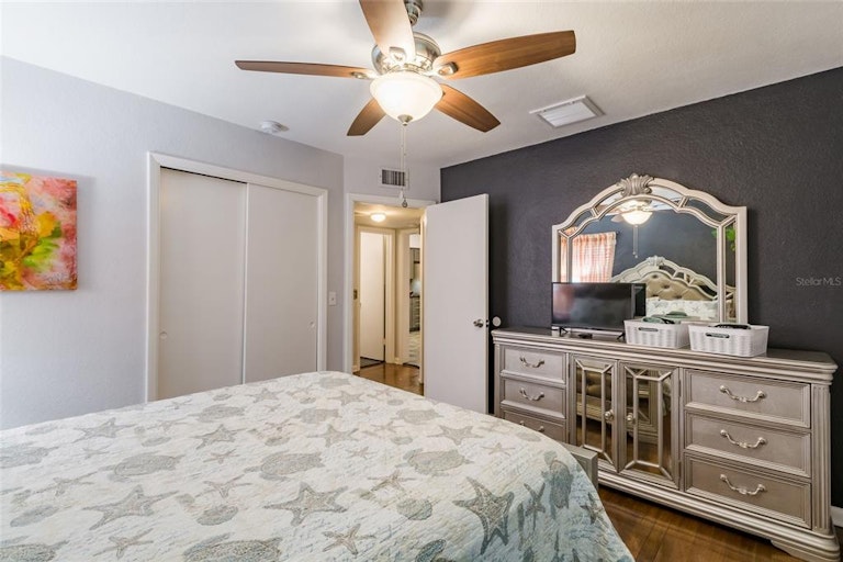 Photo 21 of 33 - 1949 Chenango Ave, Clearwater, FL 33755
