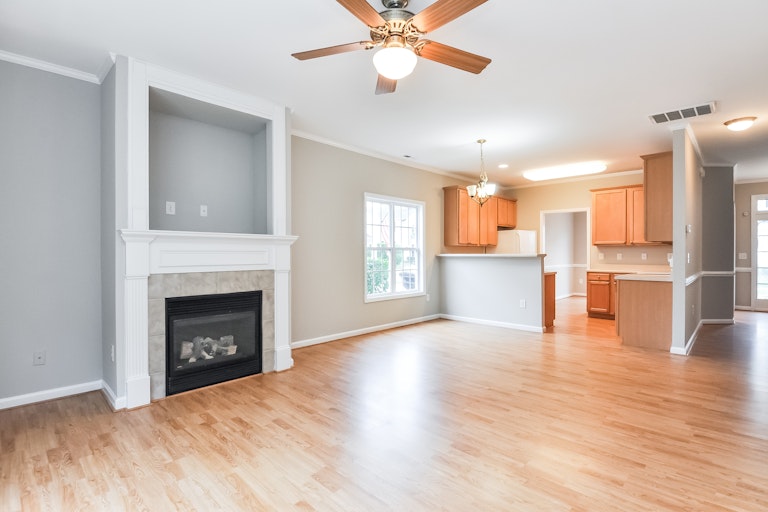 Photo 6 of 25 - 3003 White Cloud Cir, Apex, NC 27502