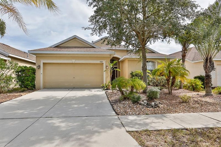 Photo 1 of 24 - 5209 Clover Mist Dr, Apollo Beach, FL 33572