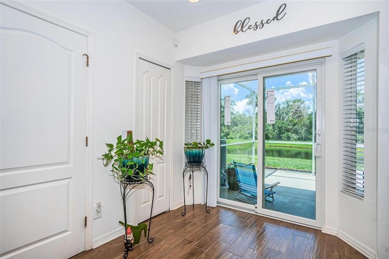 Photo 12 of 33 - 5852 Fishhawk Ridge Dr, Lithia, FL 33547