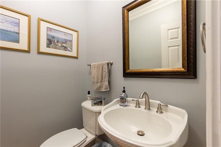 Photo 40 of 80 - 6608 Sweetwater Pt, Flowery Branch, GA 30542