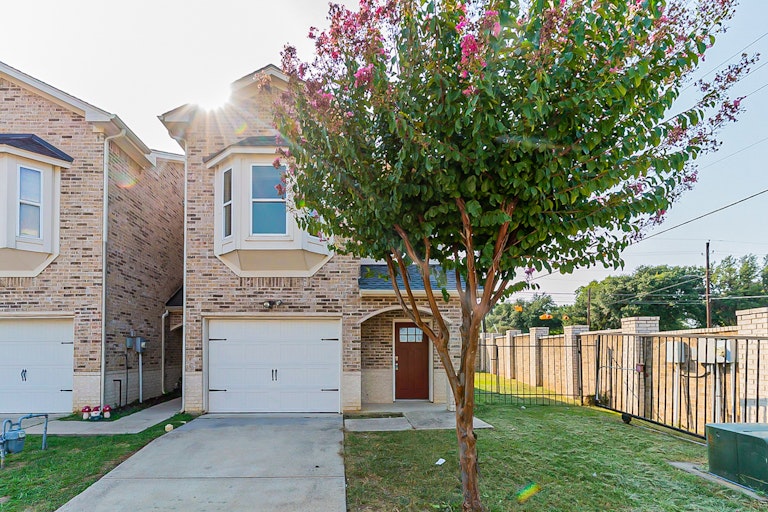 Photo 24 of 25 - 2800 Pasadena Ln, Arlington, TX 76015