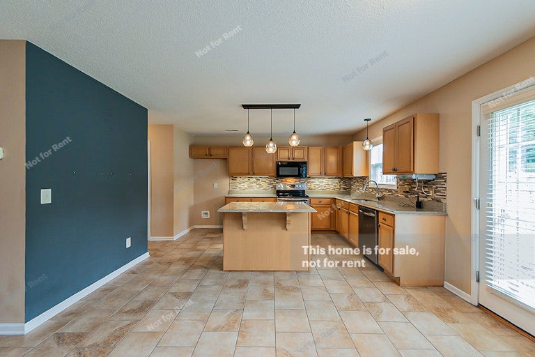 Photo 4 of 24 - 4112 Amber Stone Way, Durham, NC 27704